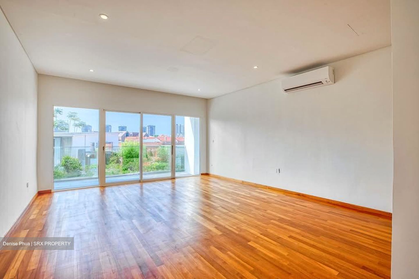 Opera Estate (D15), Terrace #530296411